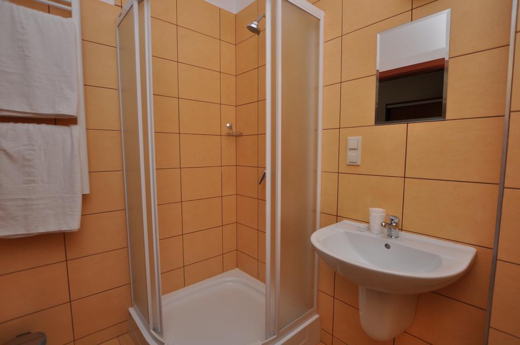 Hotel Artix Zbąszynek Exterior foto