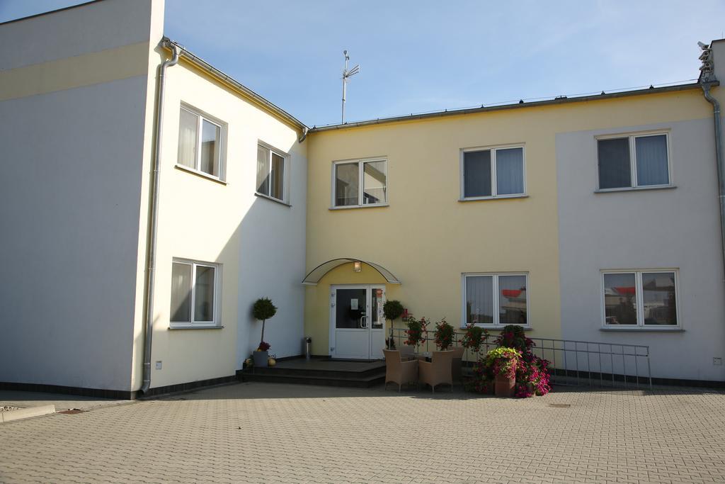Hotel Artix Zbąszynek Exterior foto