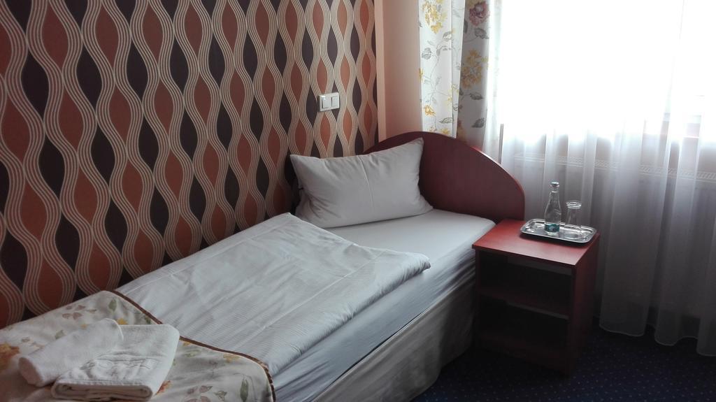 Hotel Artix Zbąszynek Exterior foto